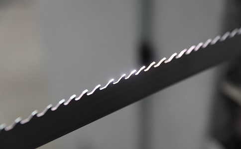 海东双金属带锯条产生切削噪音的原因具体有哪些？